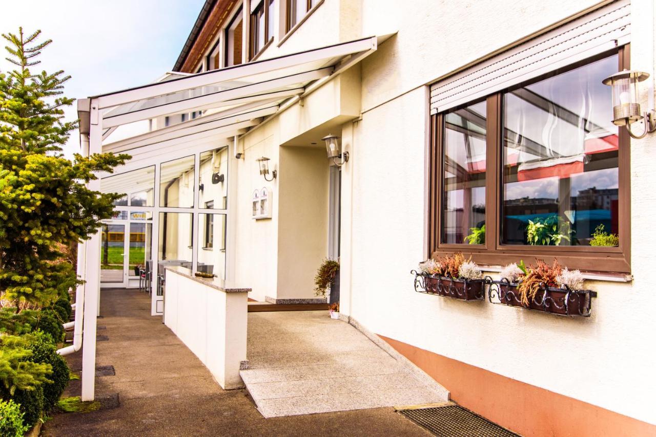 Hotel Bohn Metzingen  Exterior photo